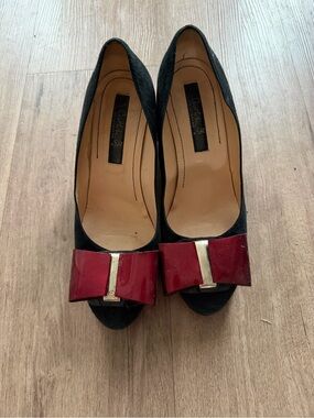 Musette Italian Leather Designer Heels | EU 38 | Black Suede & Burgundy Bow